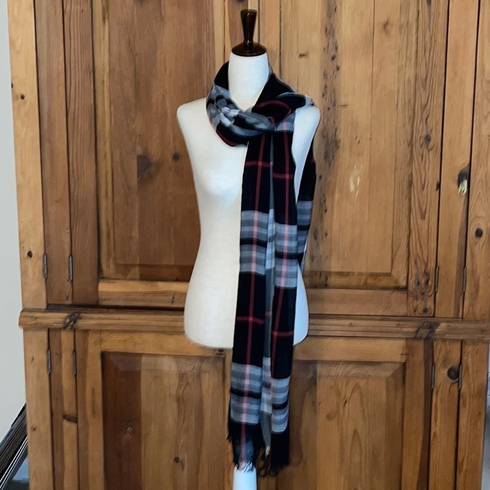 V. FRASS The Original Plaid Viscose Scarf Sz. 32โ x 72โ - Picture 5 of 12